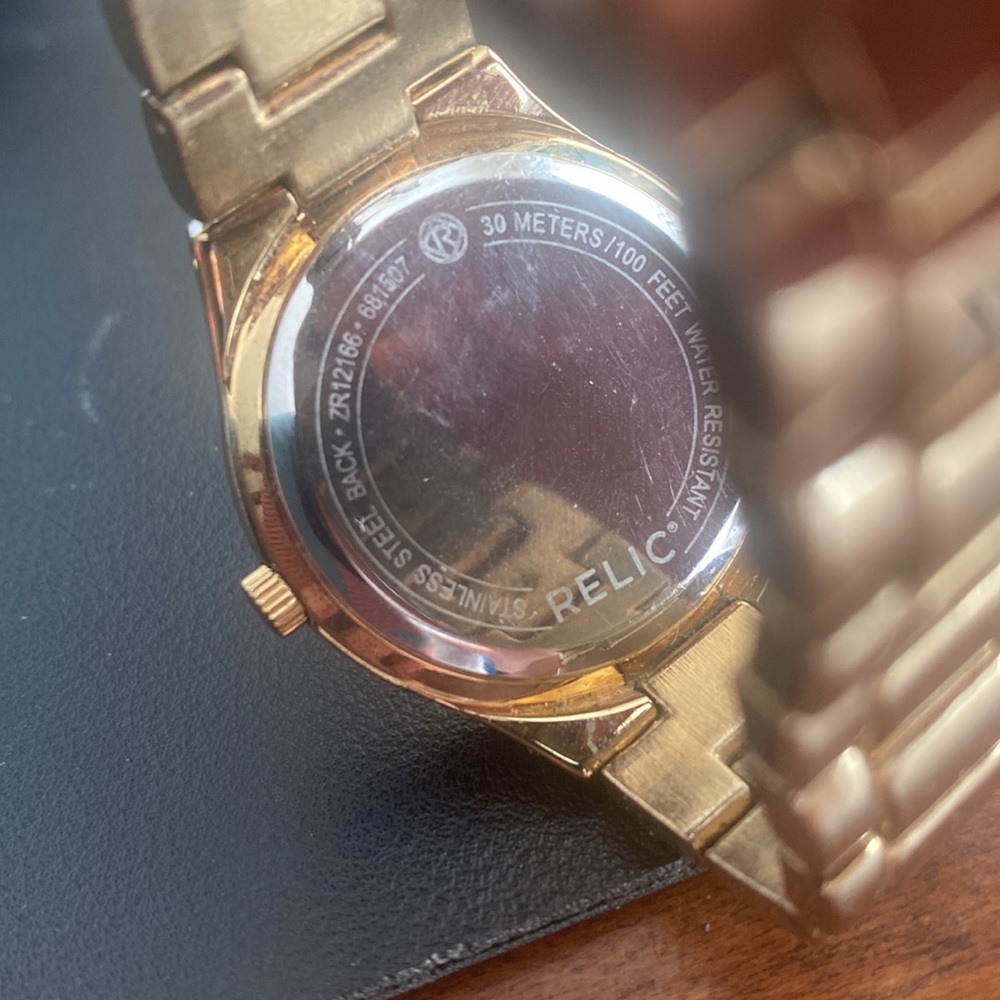 Relic Date Watch - Picture 4 of 4
